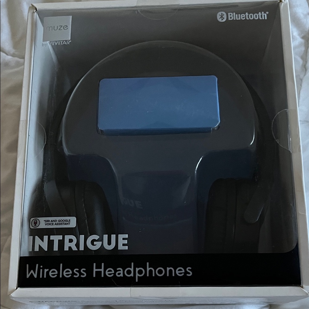 Intrigue Wireless Headphones - Black